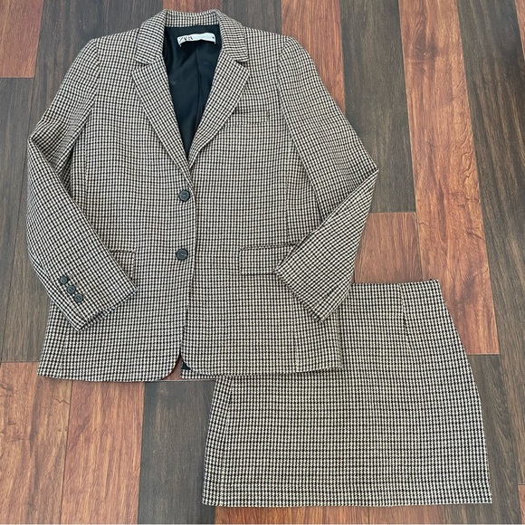 Zara skirt suit - Picture 1 of 5